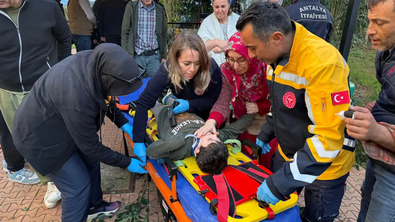 Muratpaşa’da 6 Yaşındaki Çocuk Foseptik Çukuruna Düştü! 5
